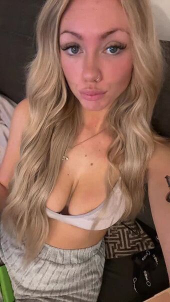 Abi Greasley Nagie Wycieki OnlyFans Zdjęcie 85