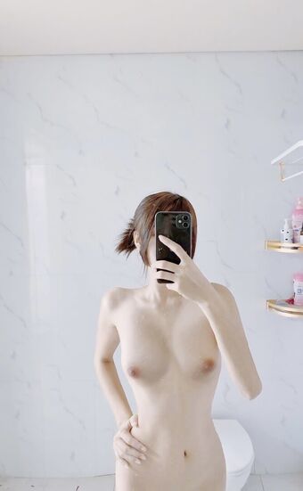 Akari_Cos