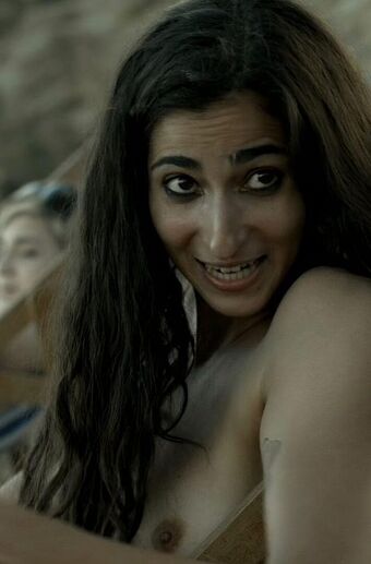 Alba Flores
