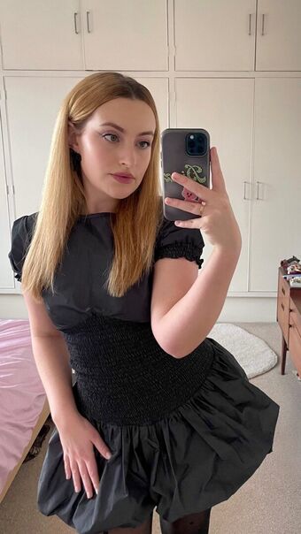 Amelia Dimoldenberg