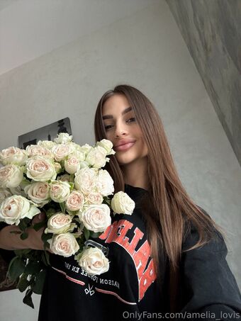 amelia_lovis