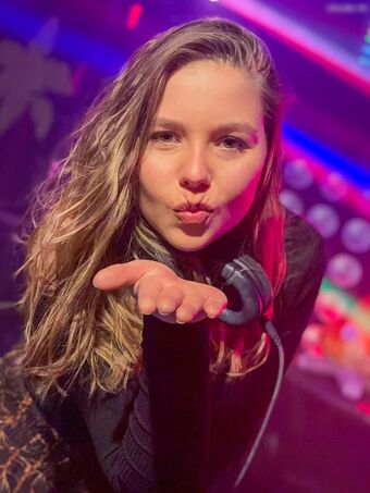 Anastasia_rose_official