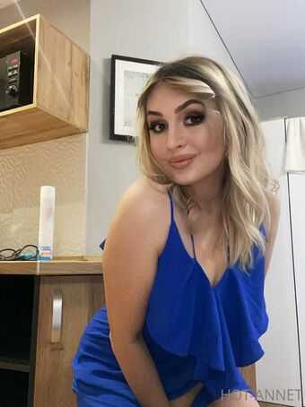 anna_bellla