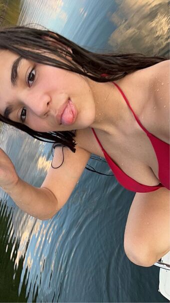 arianaj0