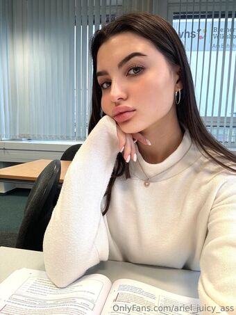 ariel_juicy_ass Nagie Wycieki OnlyFans Zdjęcie 3