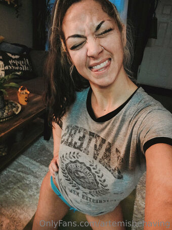 artemisbehaving Nagie Wycieki OnlyFans Zdjęcie 12
