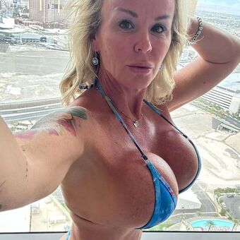 AZ Blonde Bombshell