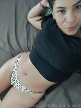 bellahotbrunette