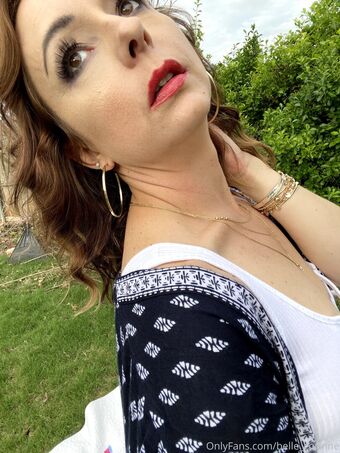 belle_corinne