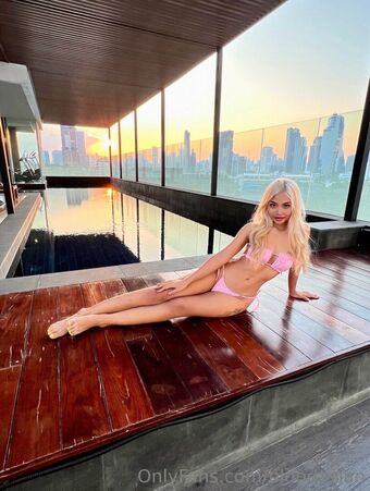 blondasian