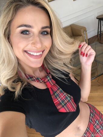 Cara Mell
