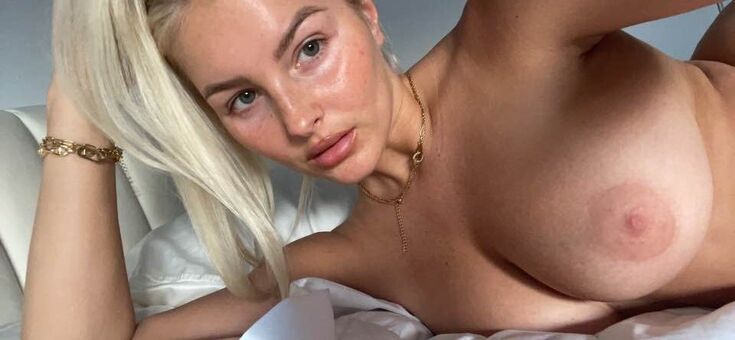 Caroline Weeks Nagie Wycieki OnlyFans Zdjęcie 8