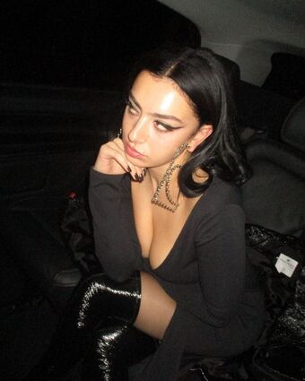 Charli-xcx