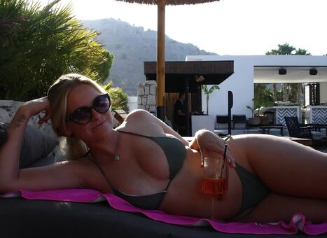 Chloe Burns