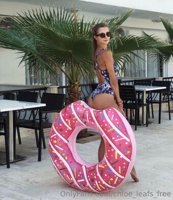 chloe_leafs_free