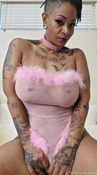 Edaqueenbee Nagie Wycieki OnlyFans Zdjęcie 2