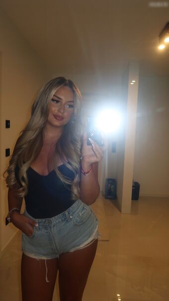 ema.mic Nagie Wycieki OnlyFans Zdjęcie 9