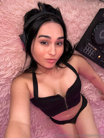 emberfiera Nagie Wycieki OnlyFans Zdjęcie 23