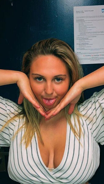 Emma Burzynski Nagie Wycieki OnlyFans Zdjęcie 35