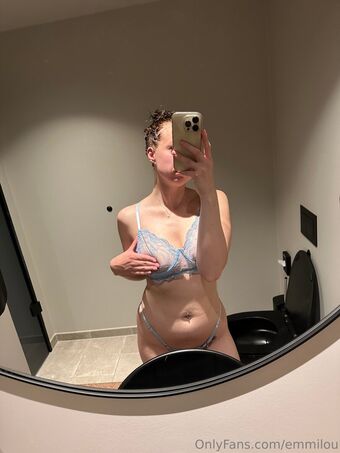 emmilou Nagie Wycieki OnlyFans Zdjęcie 3
