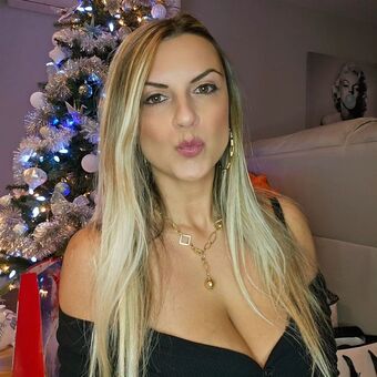 Eveline Do