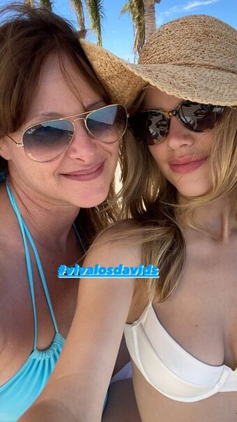 Halston Sage Nagie Wycieki OnlyFans Zdjęcie 34