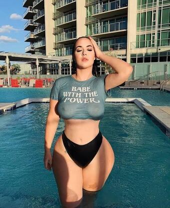 Holly Luyah