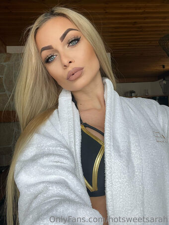 hotblondesarah