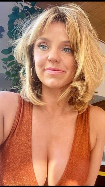 Kelli Garner