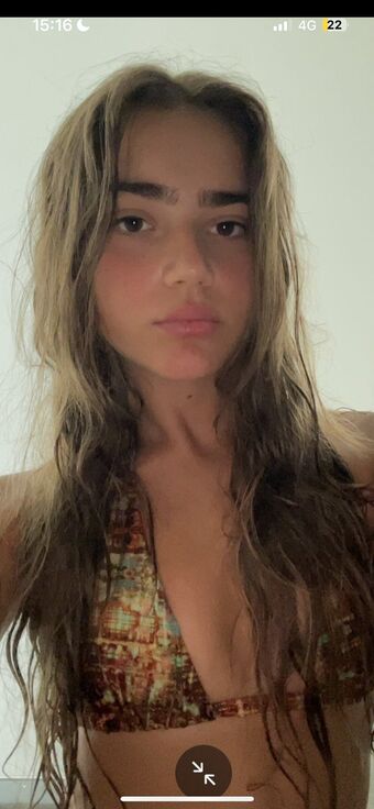 LaraNovaa_