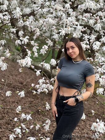 leya_le