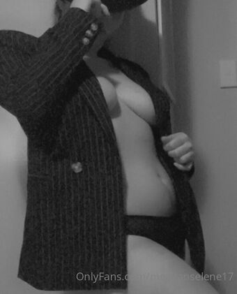 meaganselene17