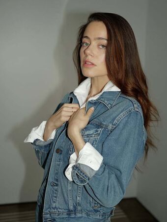 Molly Gordon