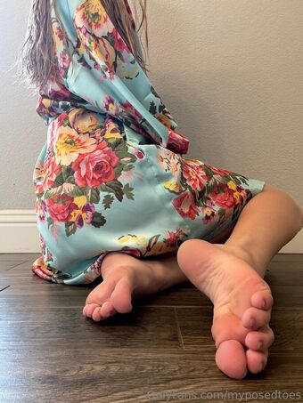 myposedtoes