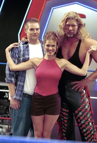 Nikki Cox