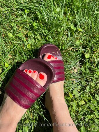 officialbarefeetblonde