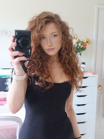 phoebeisginger