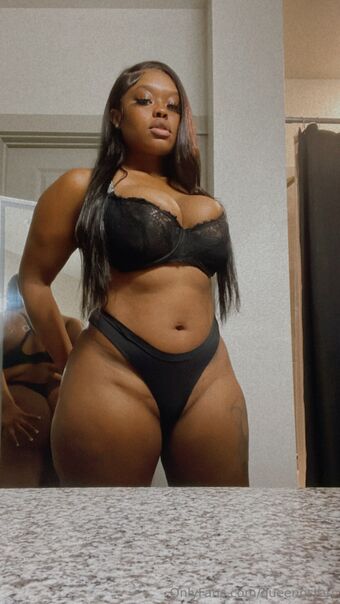 queennstarr Nagie Wycieki OnlyFans Zdjęcie 2