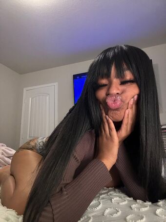 Realhoneysimone