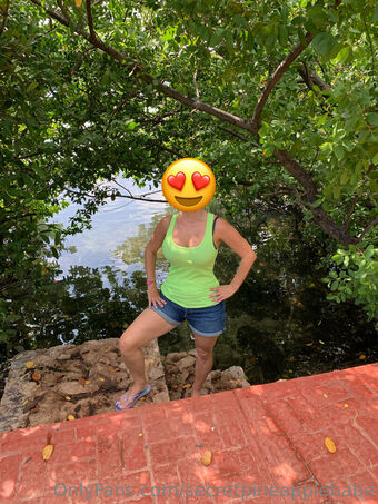 secretpineapplebabe