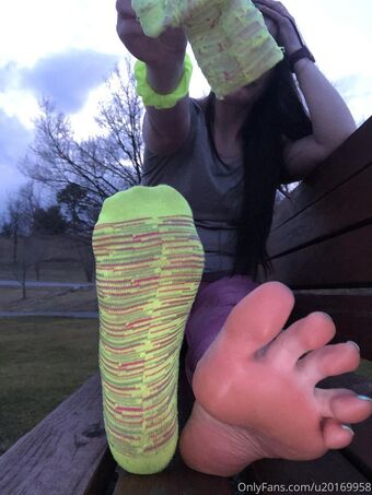 SocksyFeetBae