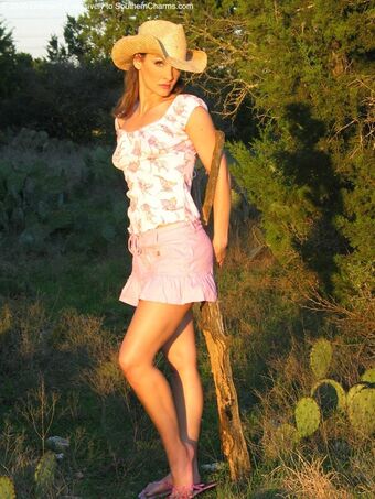 Southern-Charms Reese