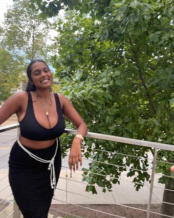 Sriya Nagie Wycieki OnlyFans Zdjęcie 53
