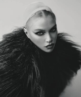 Stella Maxwell