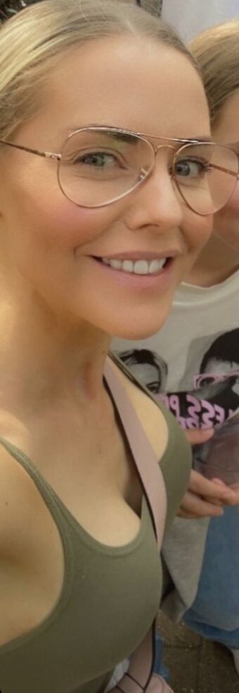 stephanie-waring