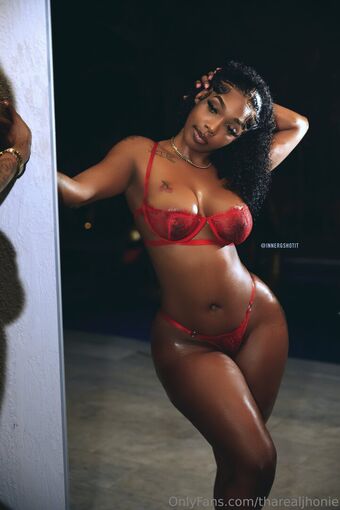 tharealglamxperienc