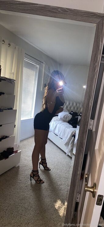 Victorialeeann