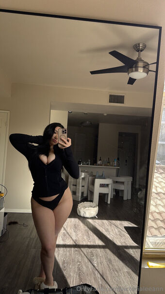 Victorialeeann