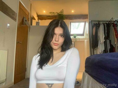 vikky_molly