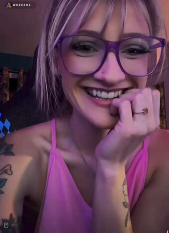 WheezyBlonde